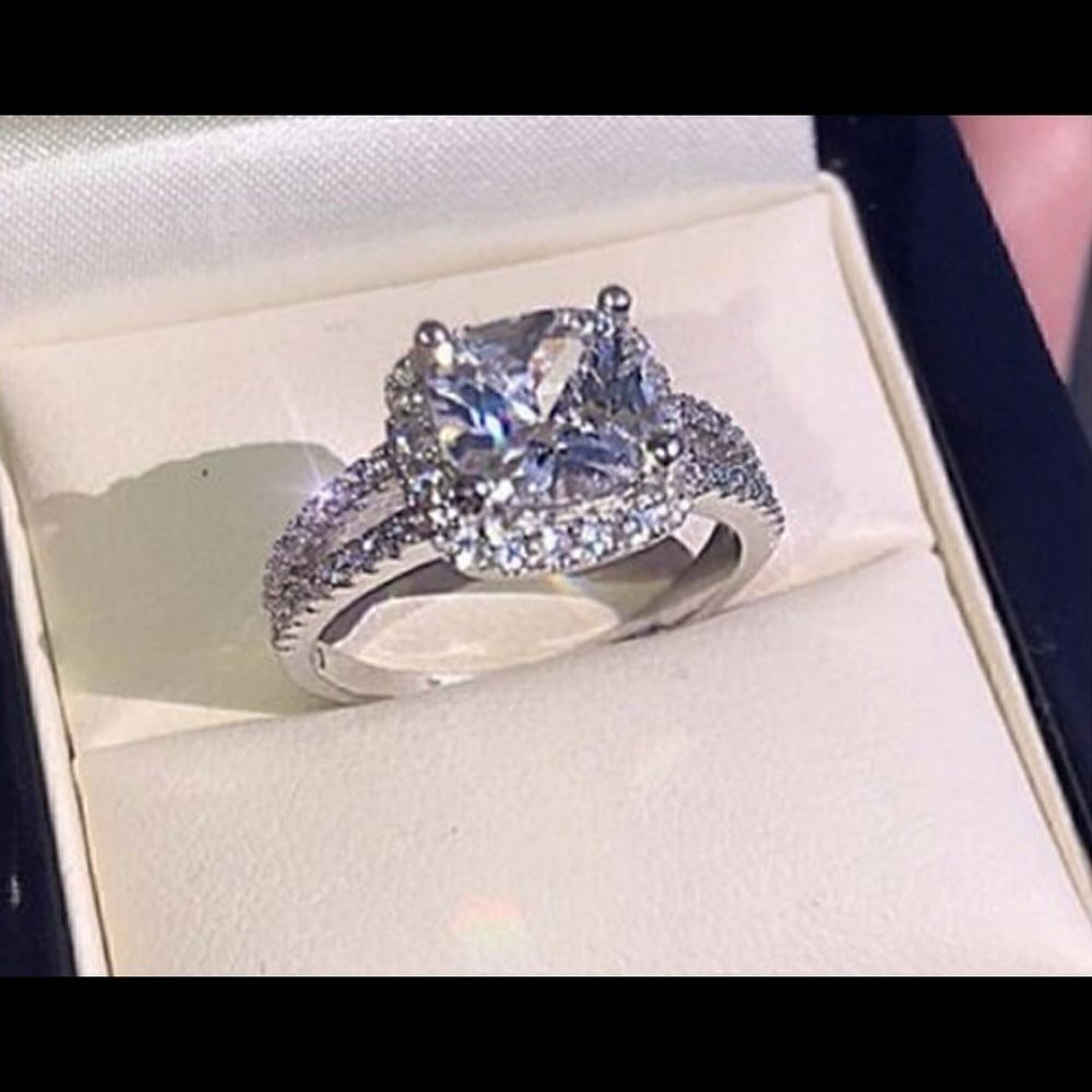 Beautifulโ3ctโCZย DiamondโRingโSizeโ5